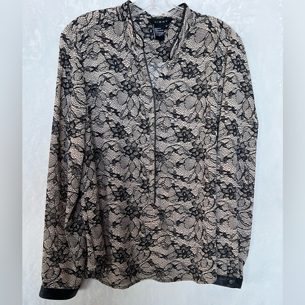 Light Womens Floral 1/2 Button Faux Leather Accent Black Tan Sheer Blouse Size M